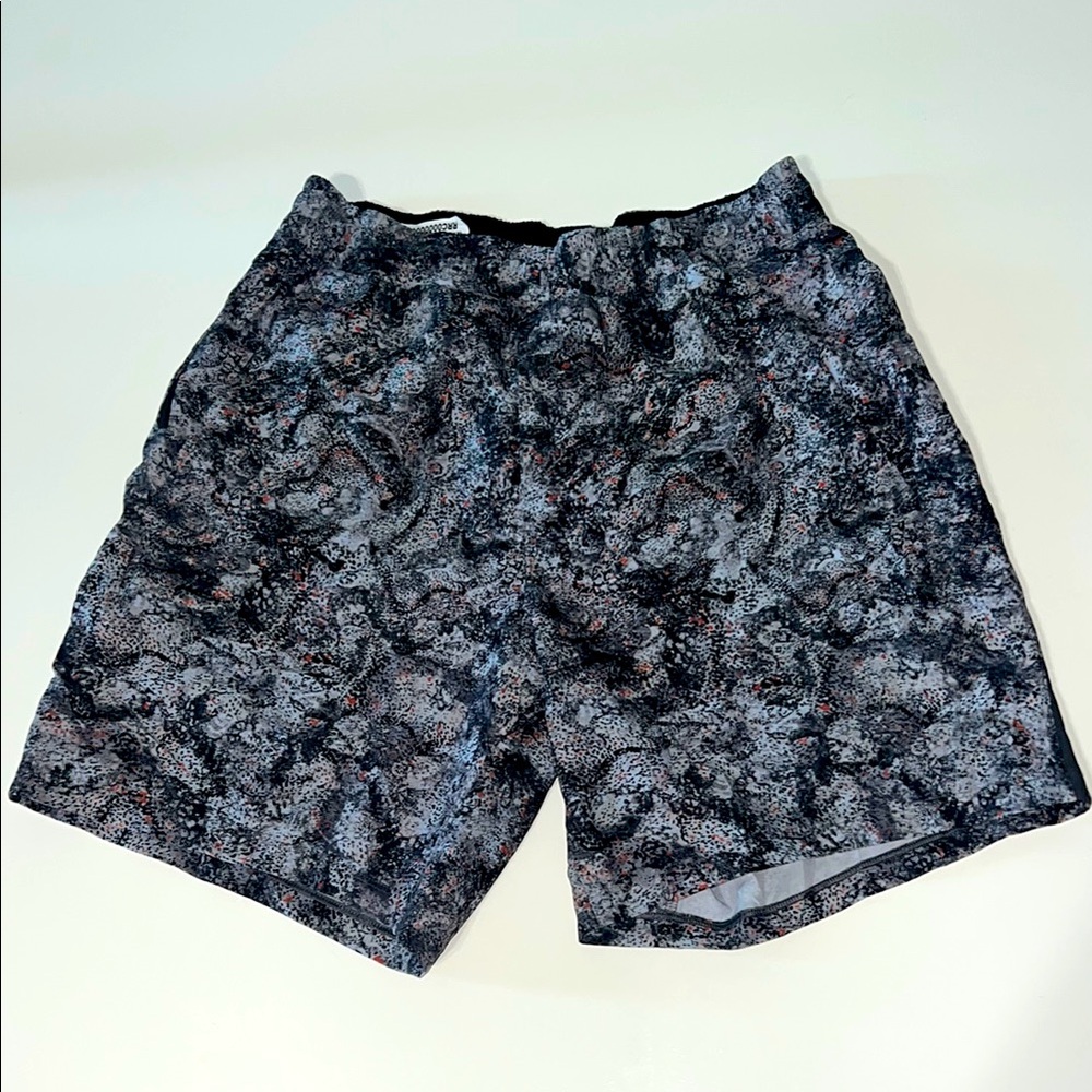 Lululemon Men’s Patterned Shorts, Size S